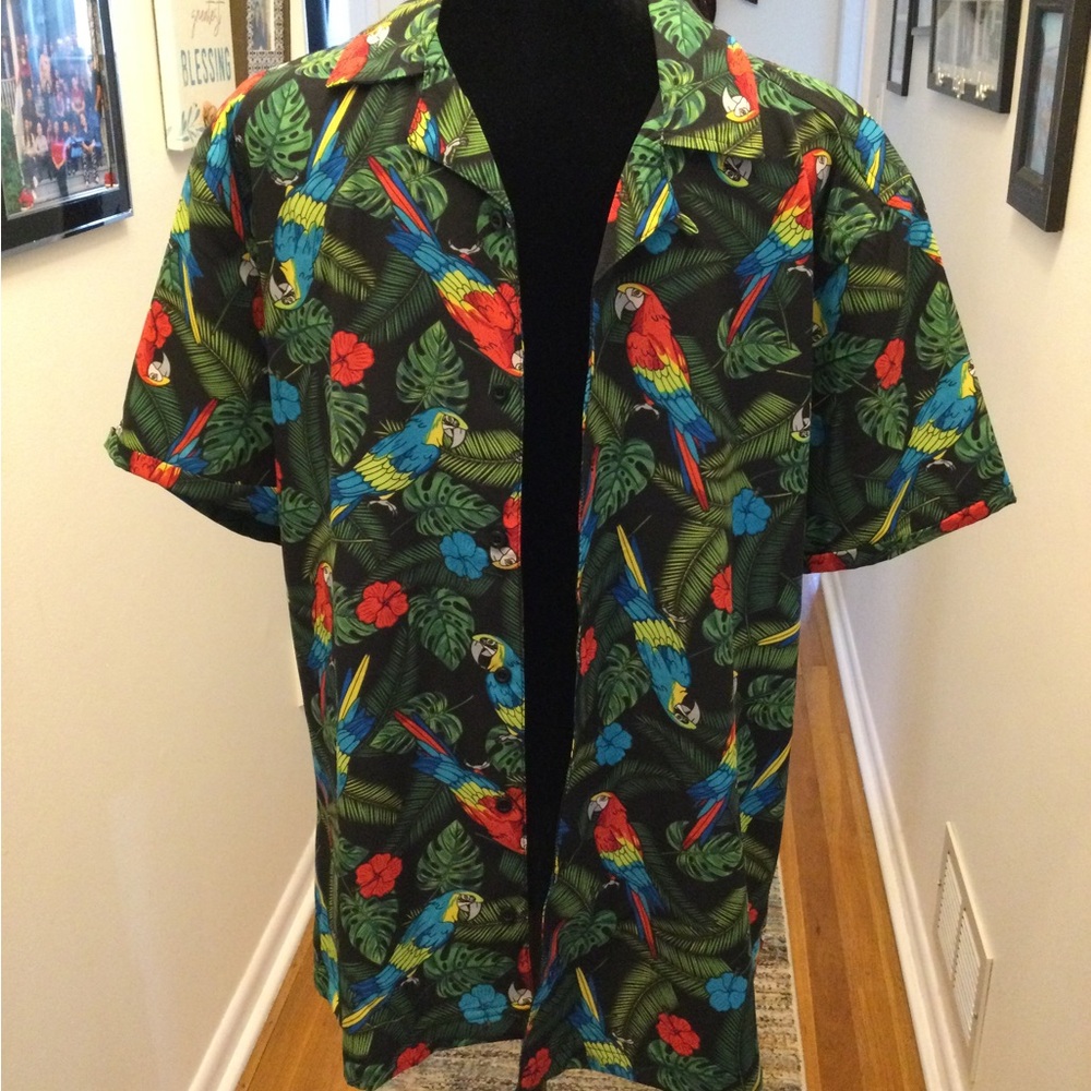 Life is a beach  Button Down Size M